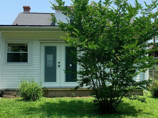 Building Photo - Pre-Leasing Now for Fall Semester 2026