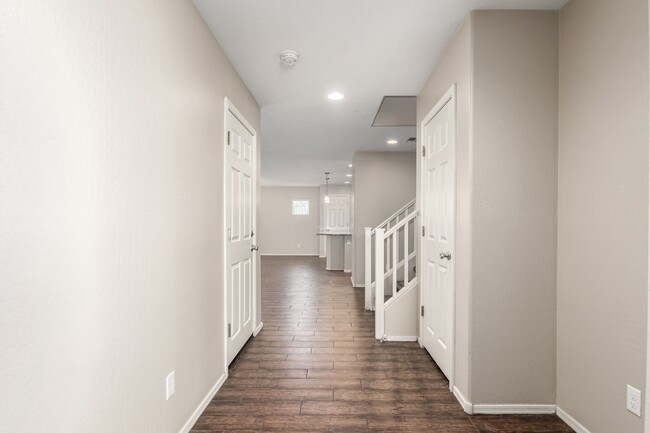 Building Photo - 16355 W Latham St