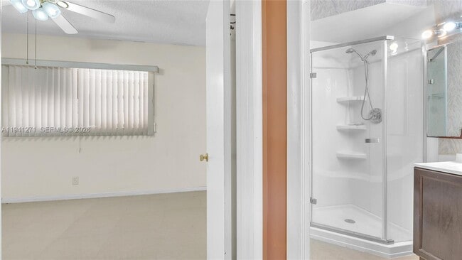 Building Photo - 5041 W Oakland Park Blvd