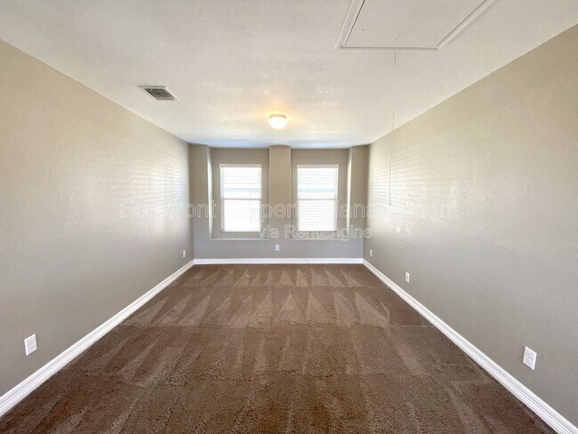 Building Photo - 1206 Ranch Falls