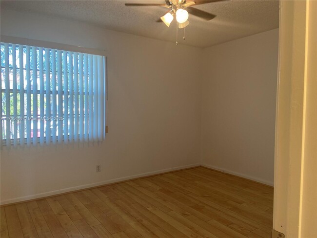Building Photo - 1100 SW 128th Terrace