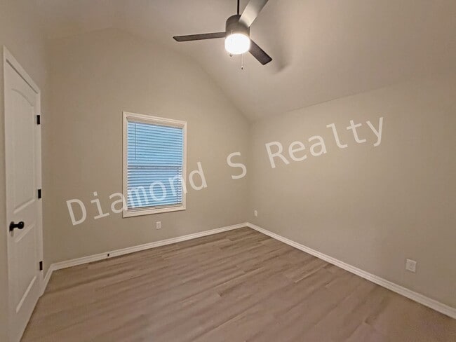 Building Photo - **Gorgeous 4-Bedroom Home in Olde World Estates Subdivision**