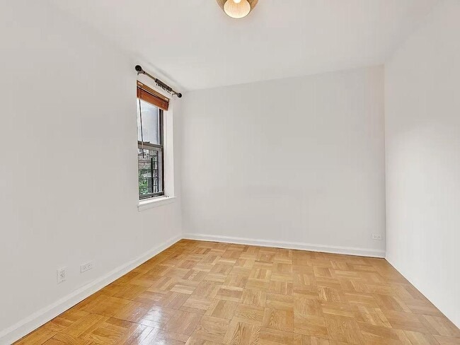 Building Photo - 359 Ovington Ave