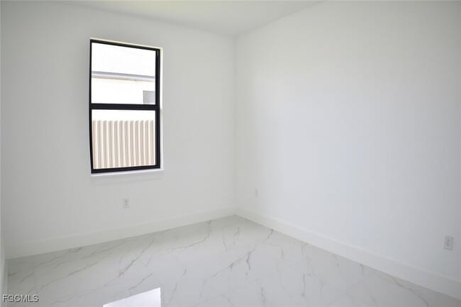 Building Photo - 3813 25th St SW