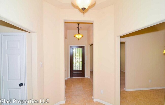 Building Photo - 16911 Ranger Ridge Dr
