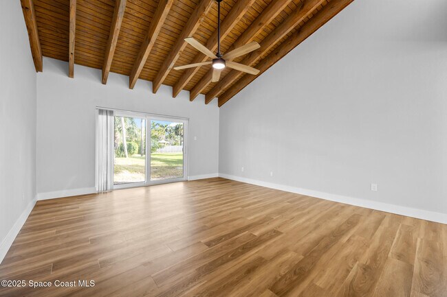 Building Photo - 500 Summerset Ct