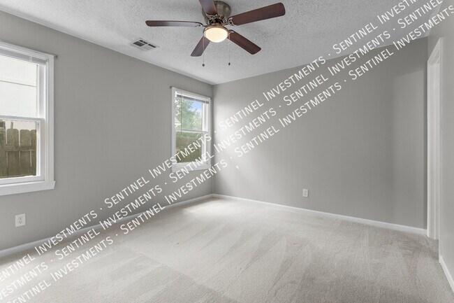 Building Photo - 3 Bedroom 2 Bathroom House Near KU Med