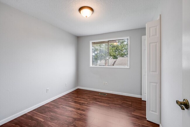 Building Photo - Beautiful 4 bed, 3 bath rental home in North Central Gresham!