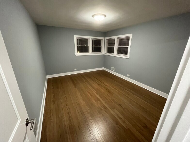 Building Photo - 8212 Kilpatrick Ave