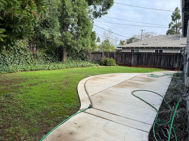 Building Photo - 4031-4033 Miller Way