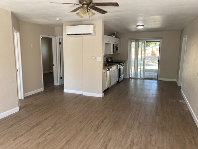 Building Photo - Recently Remodeled Two Bedroom One Bath home in Chowchilla, CA