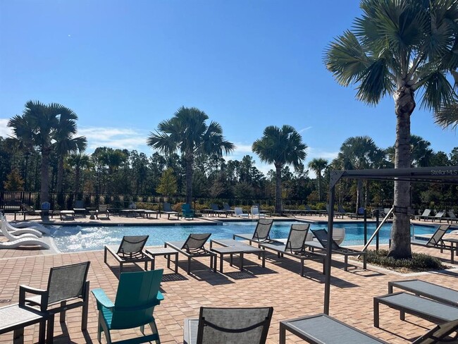 Building Photo - 2770 Raindrop Run St