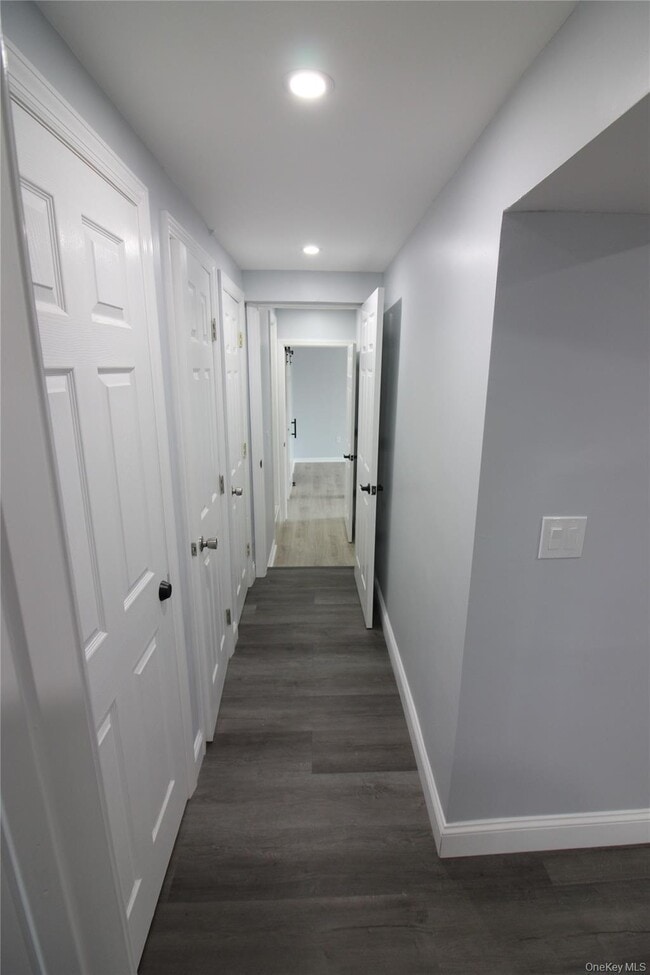 Building Photo - 26 Circle Dr