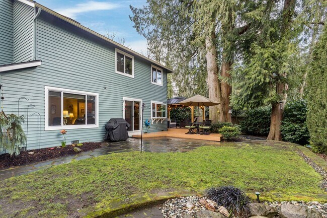 Building Photo - Lea Hill beautiful home - 4 bedroom 2.5 baths with 3 car garage & AC - A must see - Available Apr...