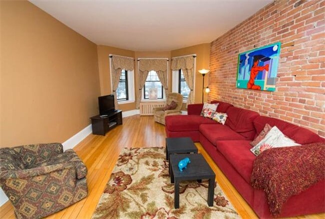 Building Photo - Truly the best 3 bed in Allston!!