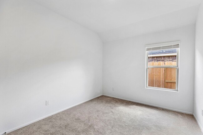 Building Photo - 31546 Beacon Cove Trl