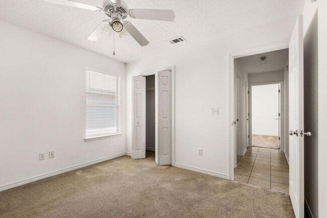 Building Photo - "Charming 3-Bedroom Home in Shalimar!"