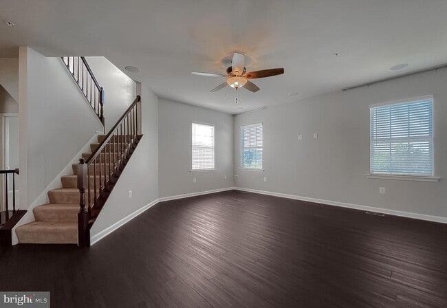 Building Photo - 23246 Lindsay Dr