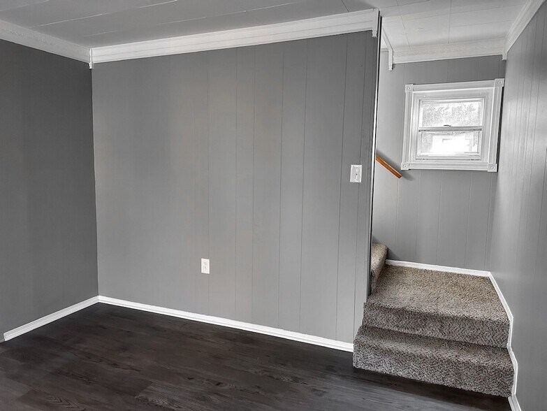 Building Photo - 222 W Union St