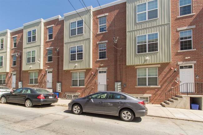 Building Photo - 2 br, 1 bath Triplex - 1501 MASTER ST Unit C