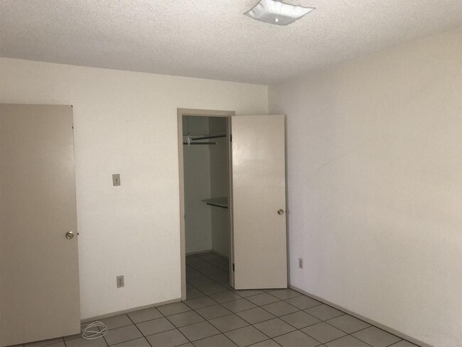 Building Photo - 10628 B SPRINGWOOD