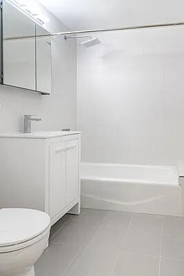 Building Photo - 161 W 16th St