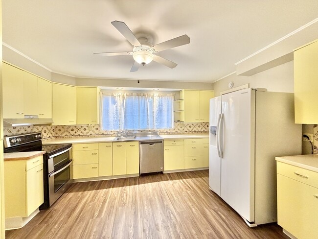 Building Photo - 715 Bushnell St