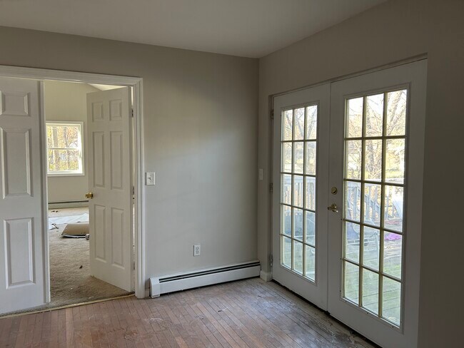 Building Photo - 8 Greene Rd