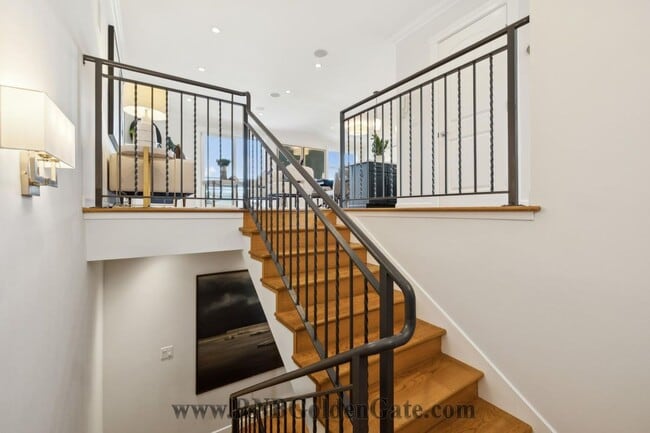 Building Photo - Gorgeous 3 bedroom, 2 and a half bathroom condo in Bernal Park for rent!