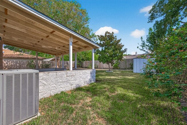 Building Photo - 7414 Breccia Dr