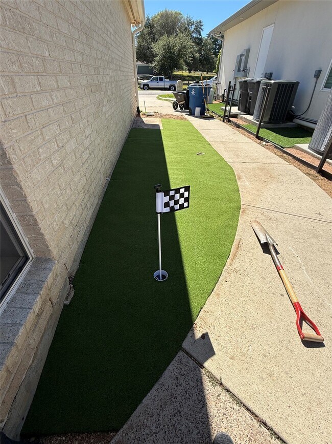 Building Photo - 14024 Shoreline Dr