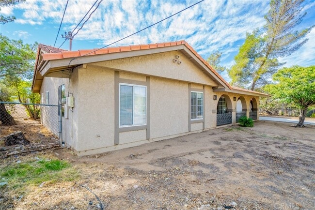 Building Photo - 17433 Sultana St