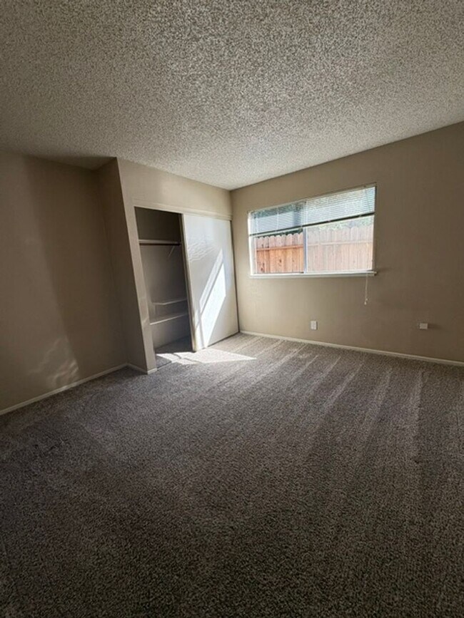 Building Photo - 2405-2409 S Whitney Blvd