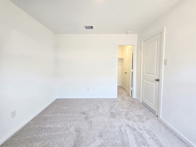 Building Photo - 26818 Zebra Grass Dr