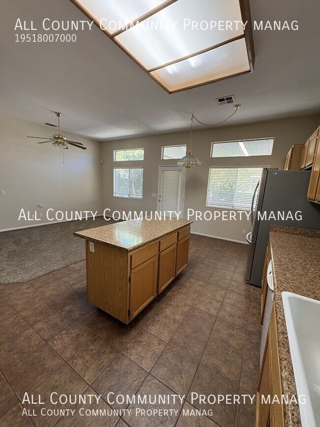 Building Photo - 39862 De Vendome Ct