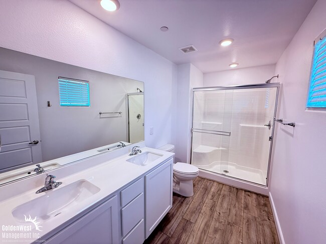 Building Photo - Newly Buil 3Bdm 2.5Ba Townhome in Premier ...