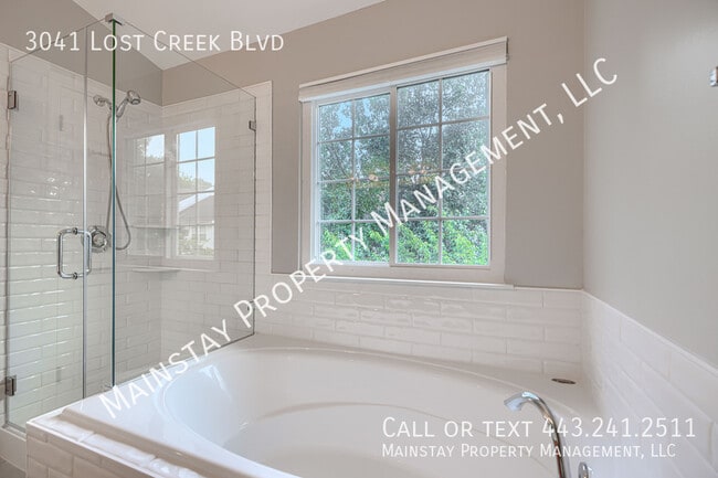 Building Photo - 3041 Lost Creek Blvd