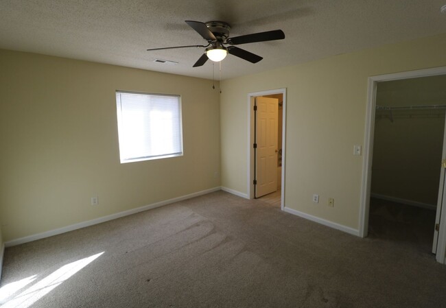 Building Photo - 4185 Kennison Village Dr