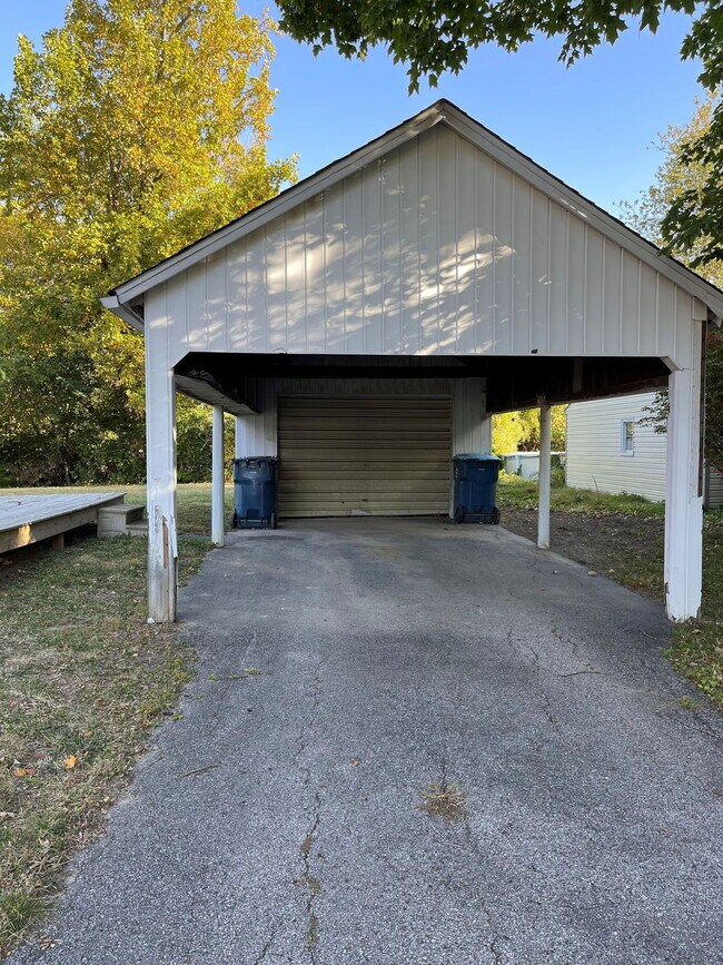 Building Photo - 226 E High St