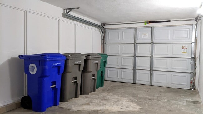 Building Photo - 42405 Iowa St