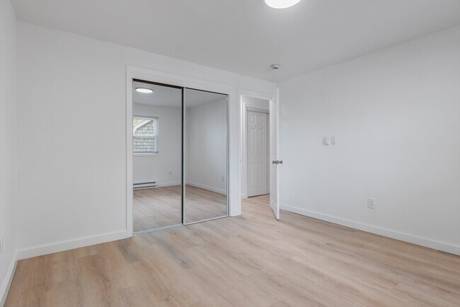 Building Photo - 303 Broadway