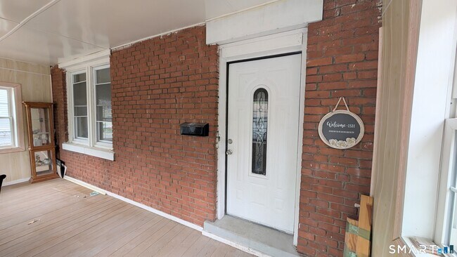 Building Photo - 15 June St