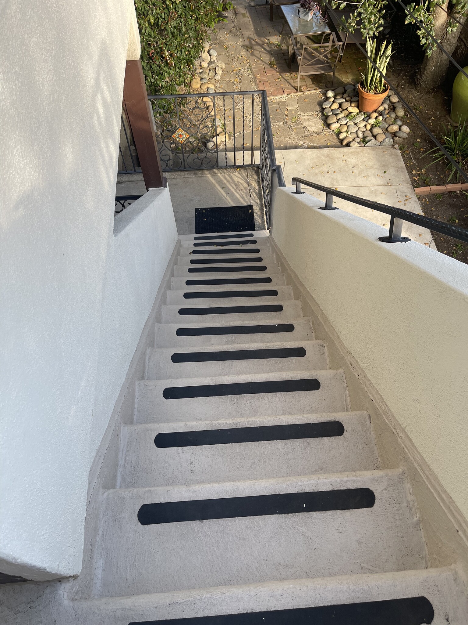 Building Photo - 1431 1/2 N Allen Ave