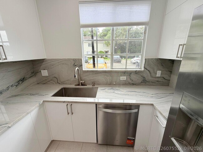 Building Photo - 5738 NW 48th Ave
