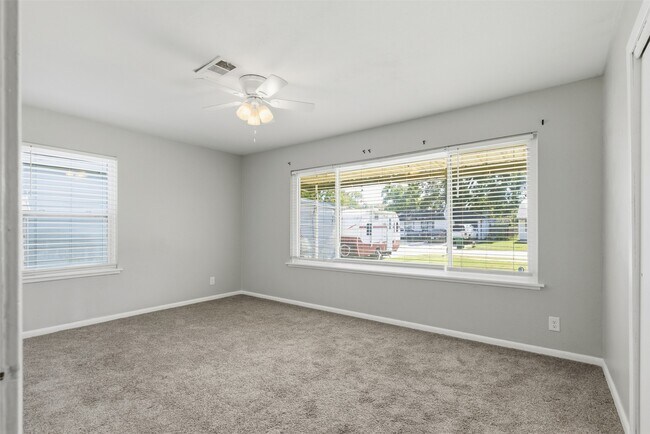 Building Photo - 1203 Valerie Ave