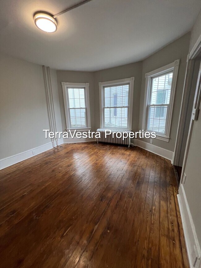 Building Photo - 4 Bed in Millville! Eligible for $500 Security Deposit.