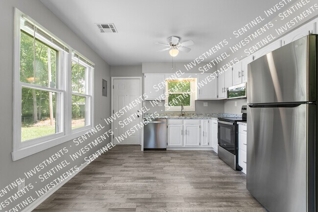 Building Photo - 3 Bedroom 2 Bathroom House Near KU Med