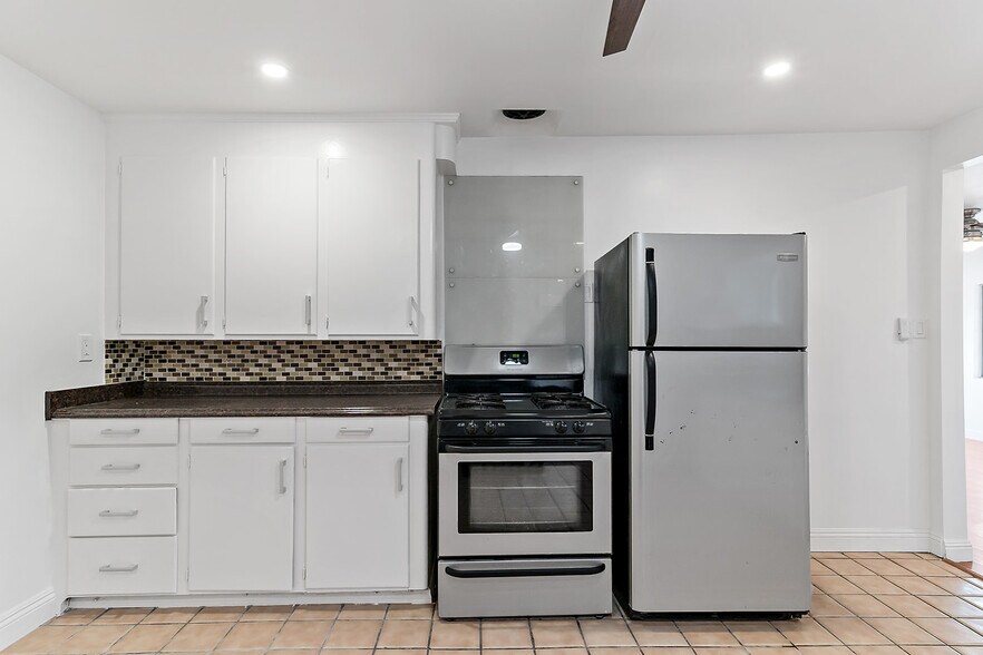 Building Photo - 1818 Wollam St