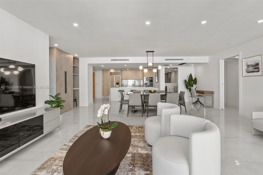 Building Photo - 1500 Ocean Dr