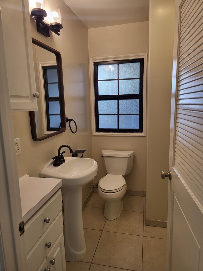 Building Photo - 17544 Blythe St